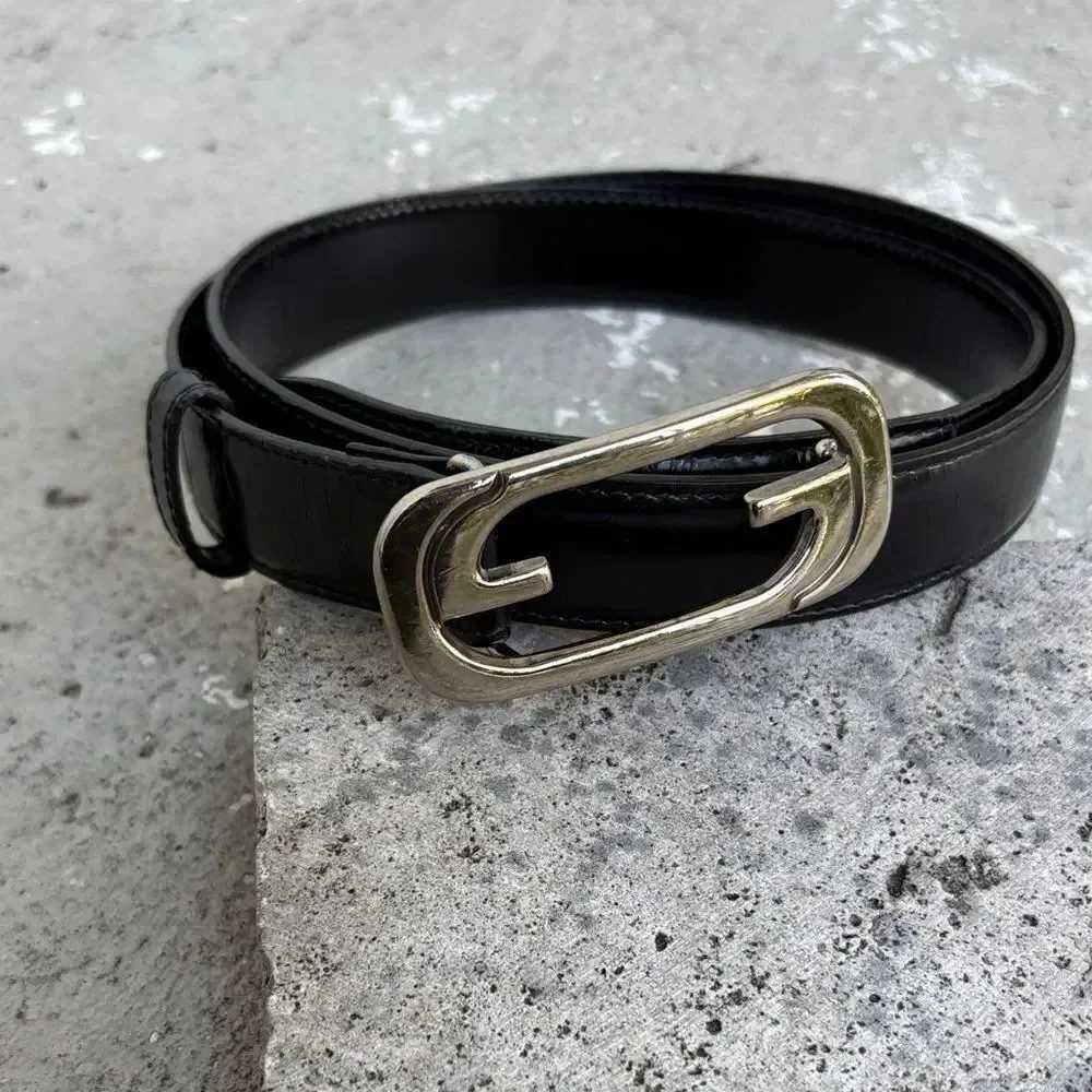 Gucci, vintage black leather skinny belt